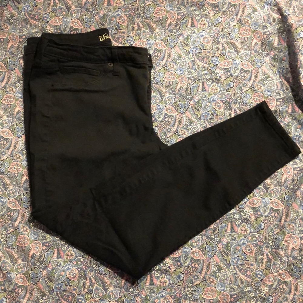 Black mid rise jeggings- brand new!